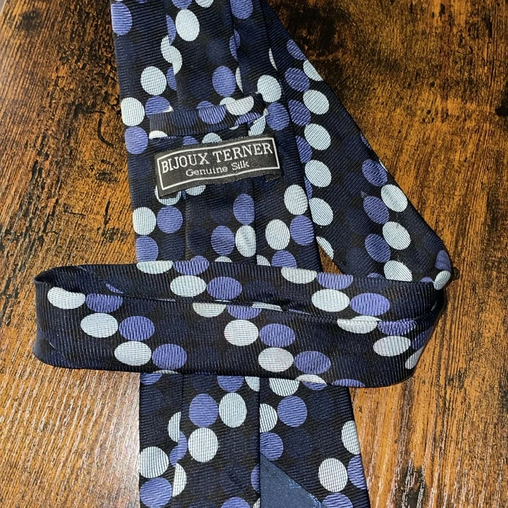 Bijoux Turner Genuine 100% Silk Men’s Tie Circular Geometric Pattern Navy Blue